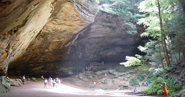 Activity Spotlight – Christmas at Ash Cave